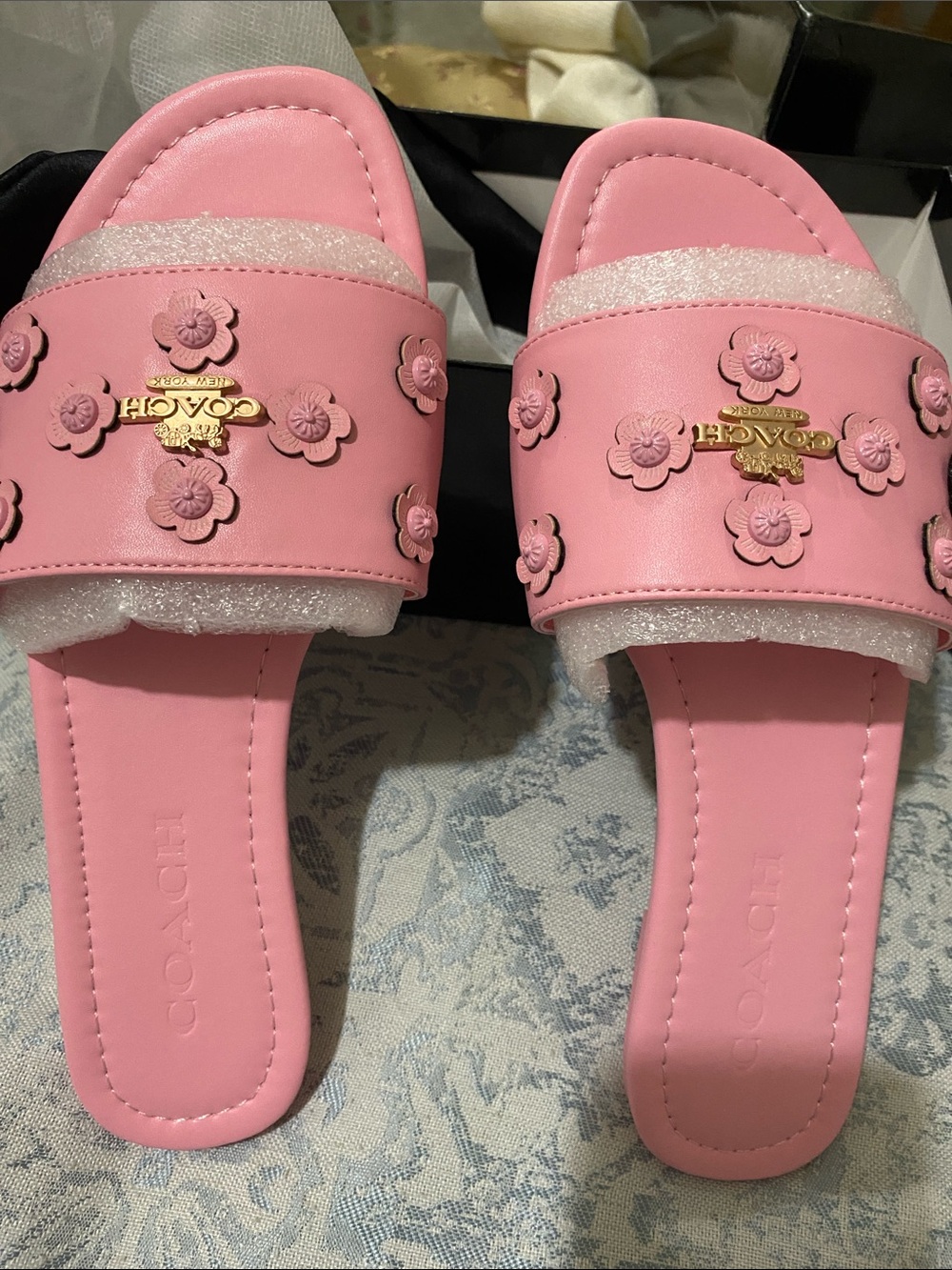 Coach Pink Floral Appliqué Slide Sandals with Gold Logo - Picture 4 of 7